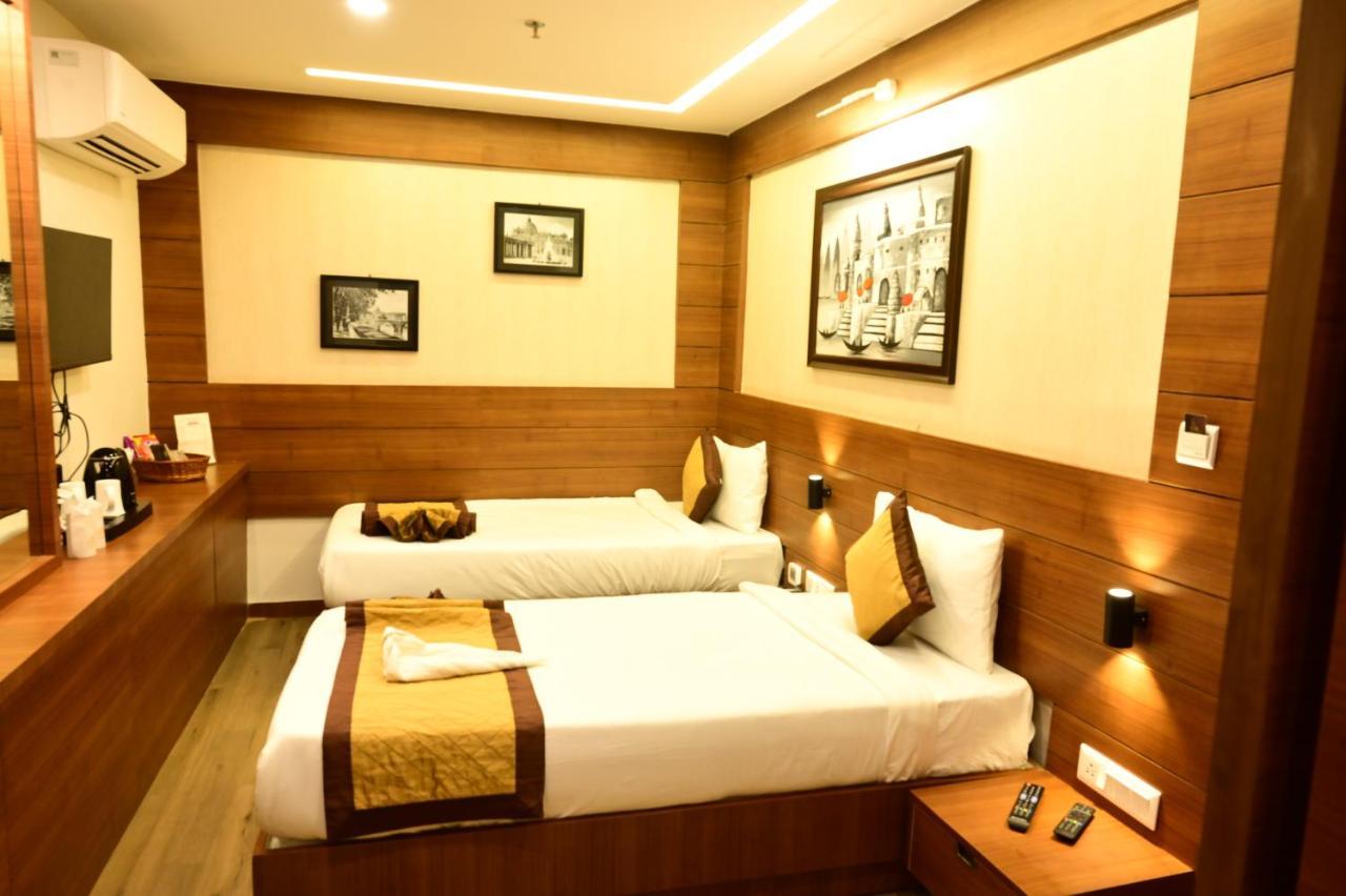 Hotel Silkhouse Premier Danapur Extérieur photo