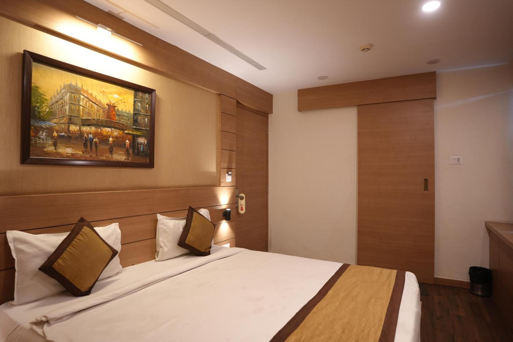 Hotel Silkhouse Premier Danapur Extérieur photo
