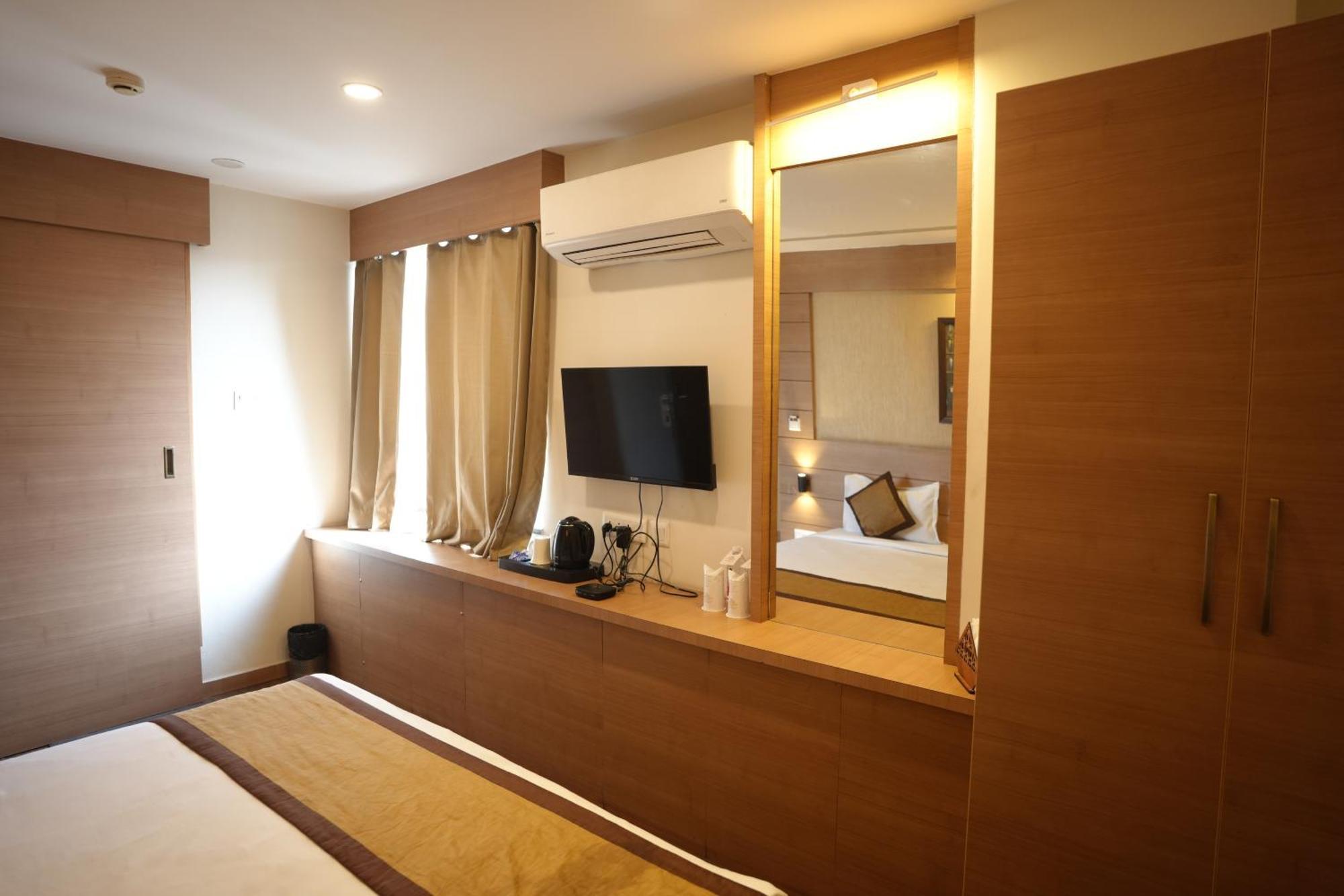 Hotel Silkhouse Premier Danapur Extérieur photo