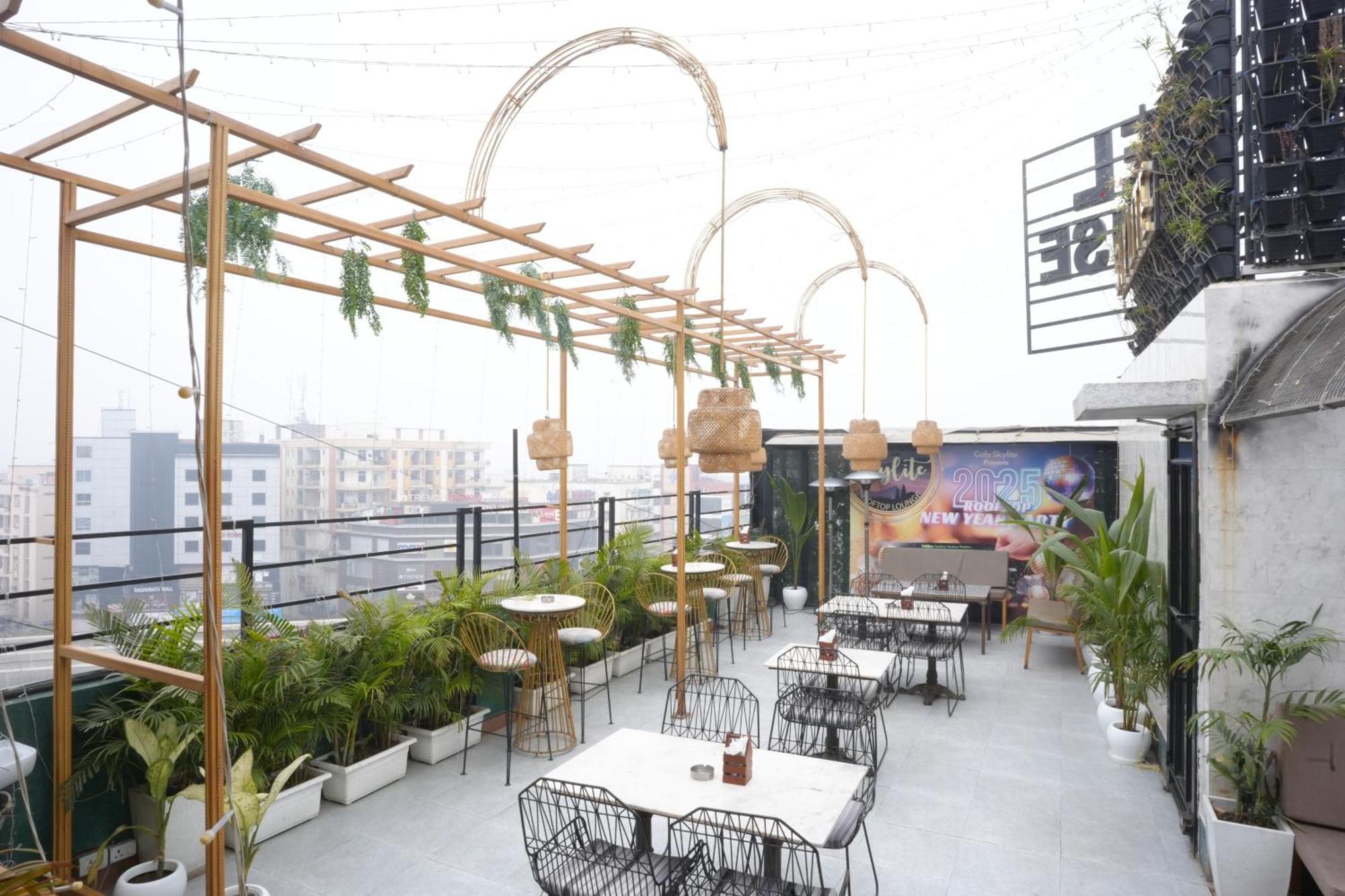 Hotel Silkhouse Premier Danapur Extérieur photo